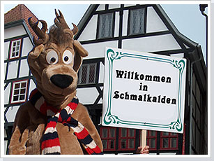 Der Hirsch als heimliches Maskottchen von Schmalkalden begrüßt alle Gäste in der schönen Fachwerkstadt.